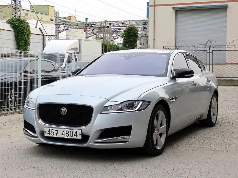 Jaguar XF