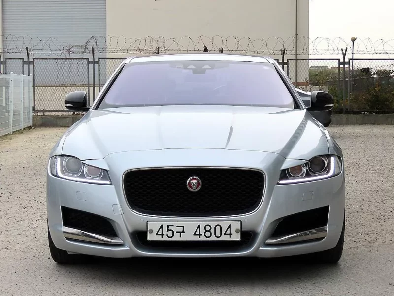 Jaguar XF