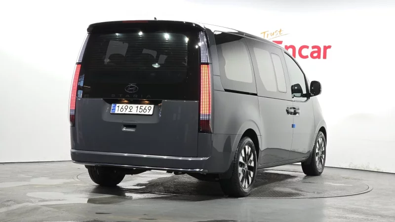 Hyundai Staria