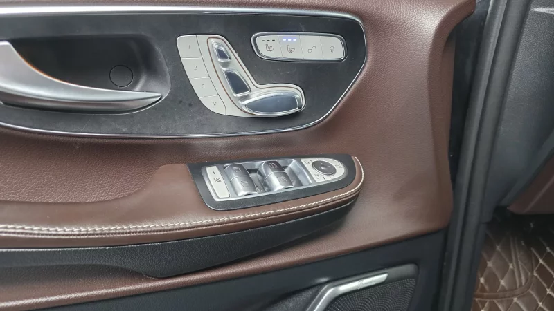 Mercedes-Benz V-Class