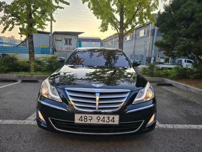 Hyundai Genesis