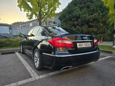 Hyundai Genesis