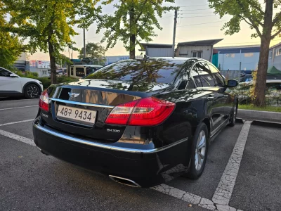 Hyundai Genesis
