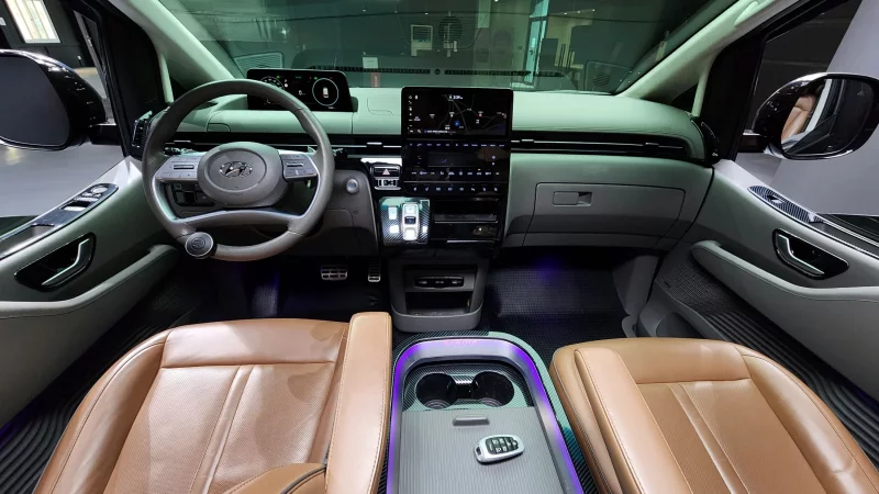 Hyundai Staria