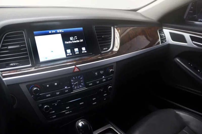 Hyundai Genesis