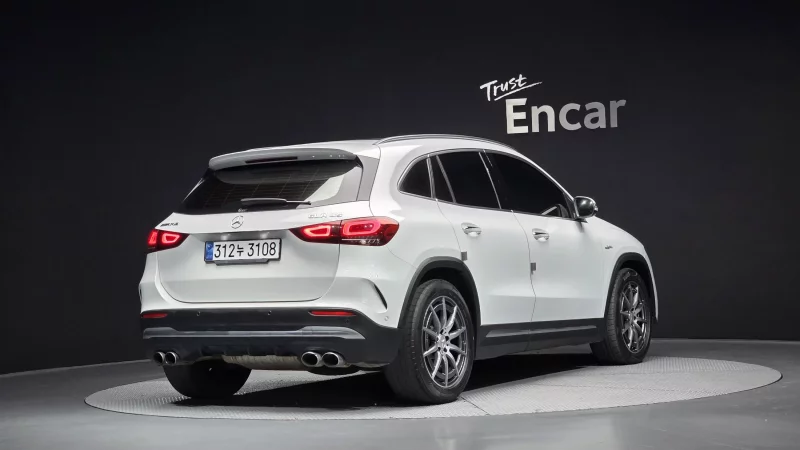 Mercedes-Benz GLA-Class