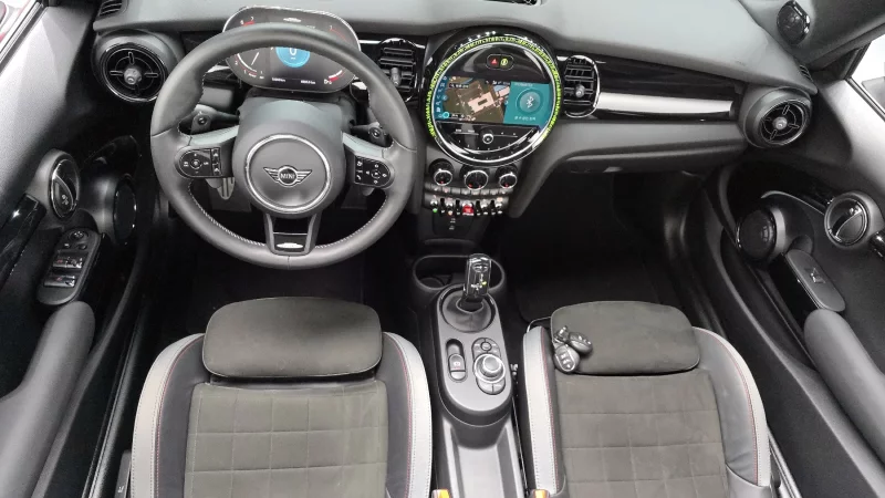 MINI Cooper Convertible