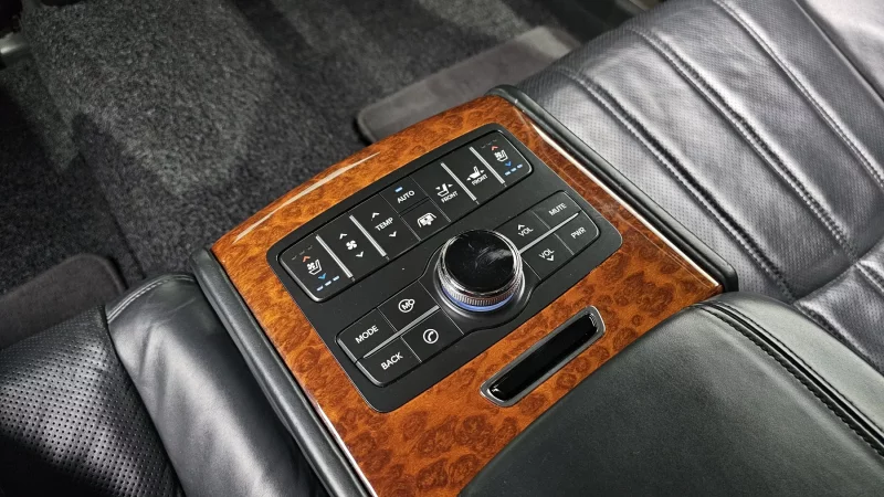 Hyundai Equus