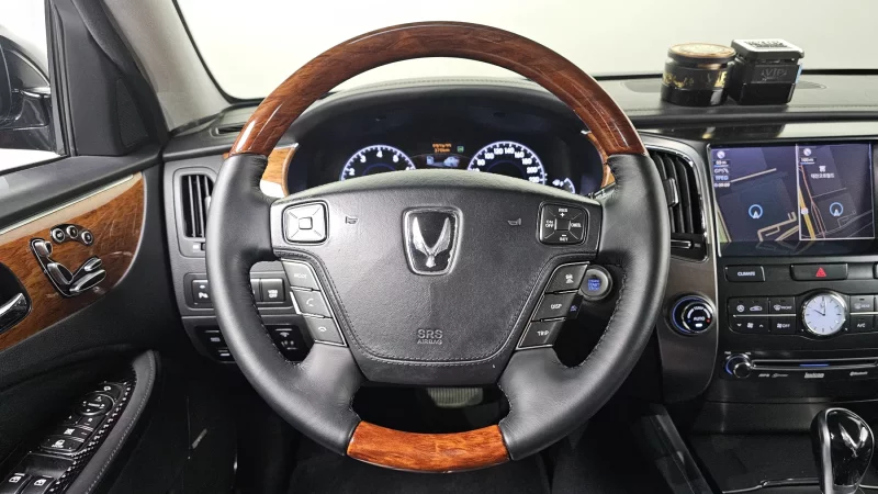 Hyundai Equus