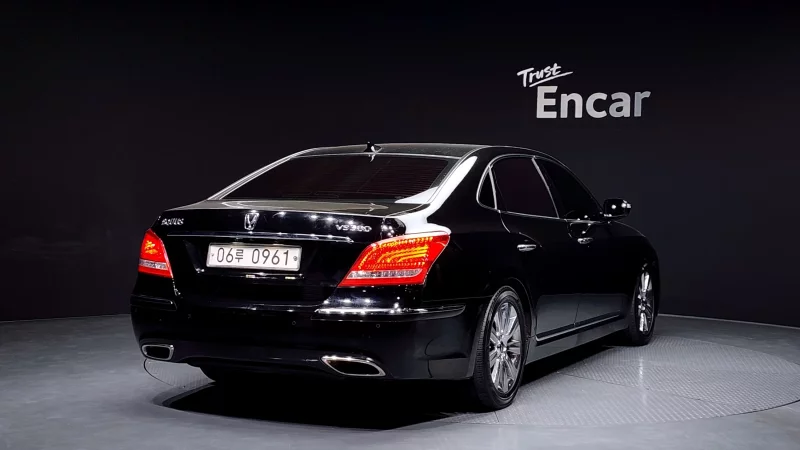 Hyundai Equus