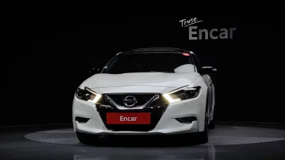 Nissan MAXIMA