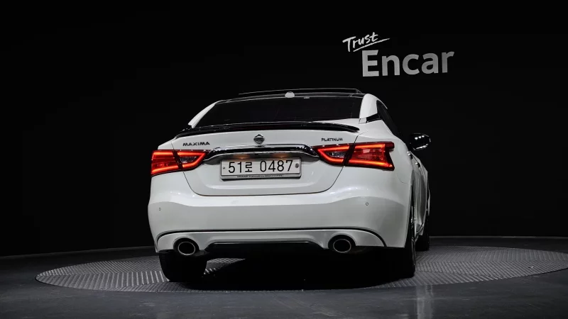 Nissan MAXIMA