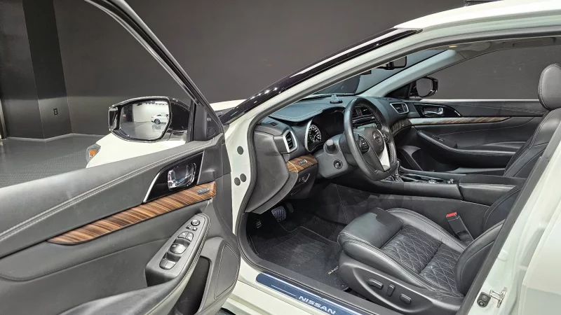 Nissan MAXIMA