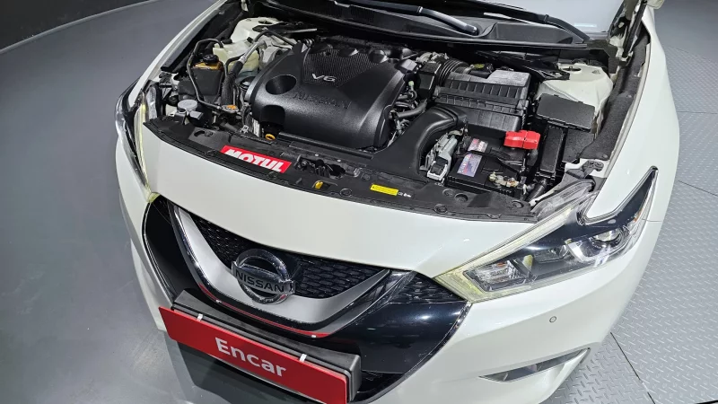 Nissan MAXIMA