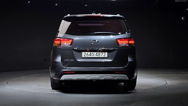 Kia Carnival