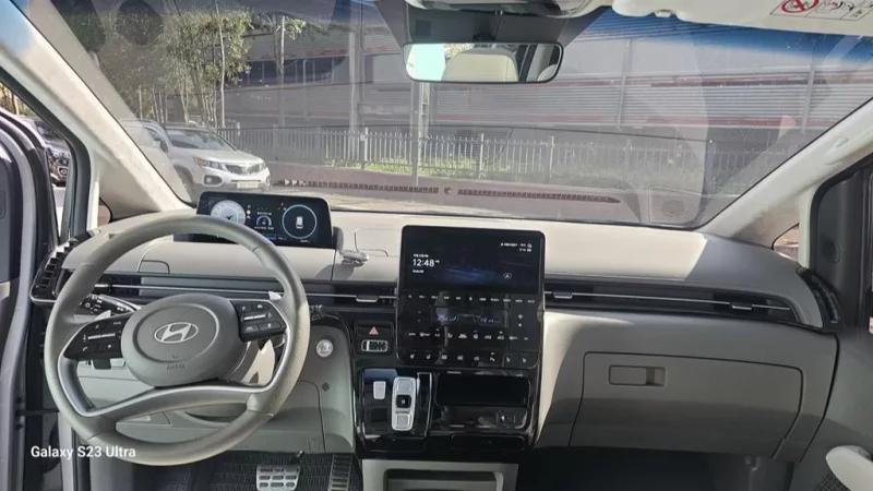 Hyundai Staria