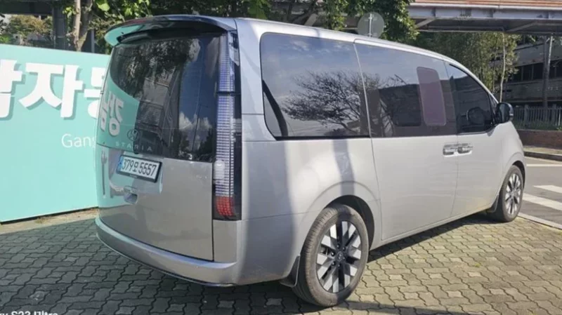Hyundai Staria