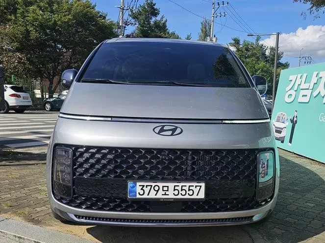 Hyundai Staria