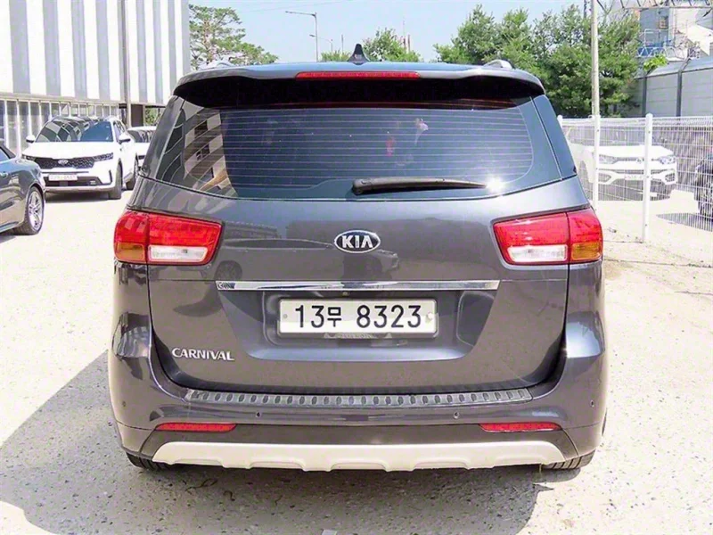 Kia Carnival