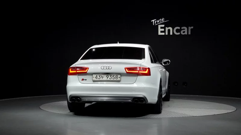 Audi S6