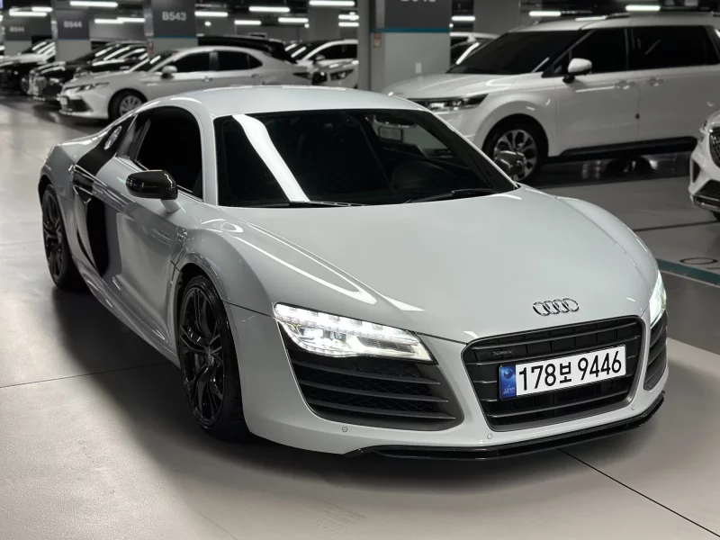 Audi R8