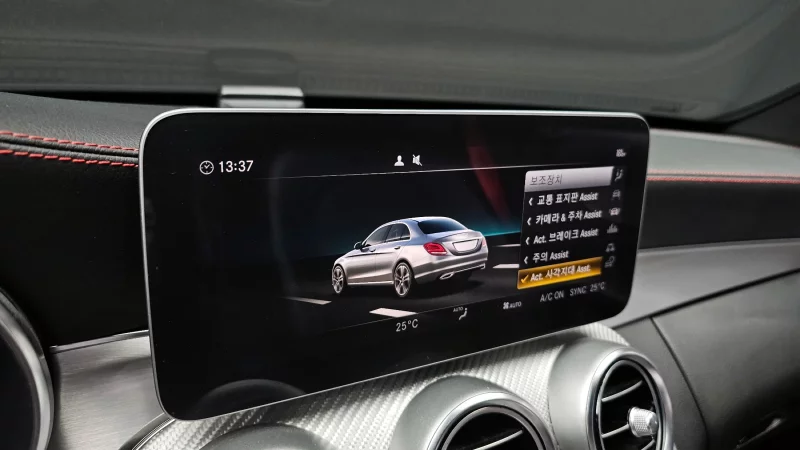 Mercedes-Benz C-Class