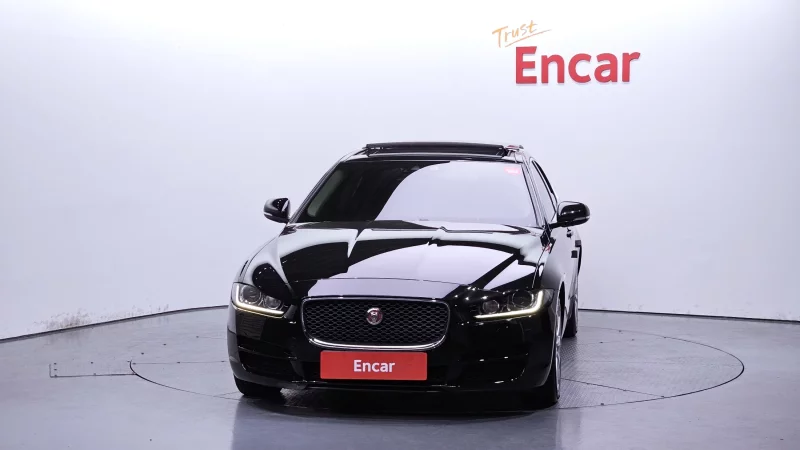 Jaguar XE