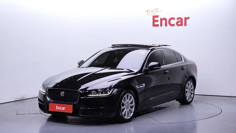 Jaguar XE
