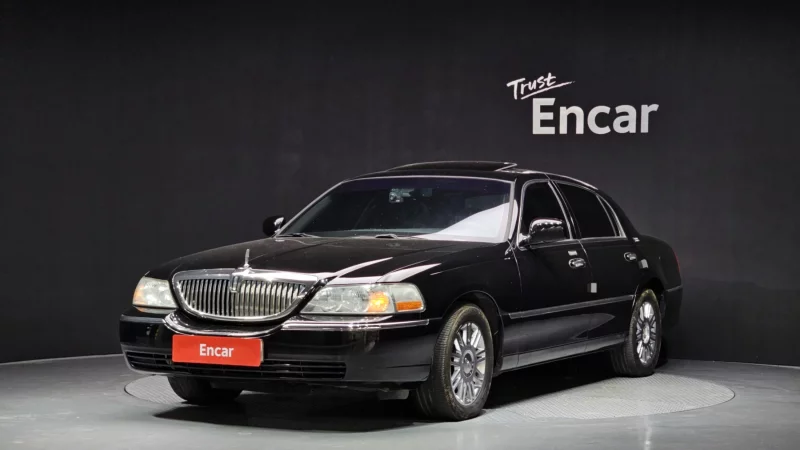 Lincoln TOWN CAR