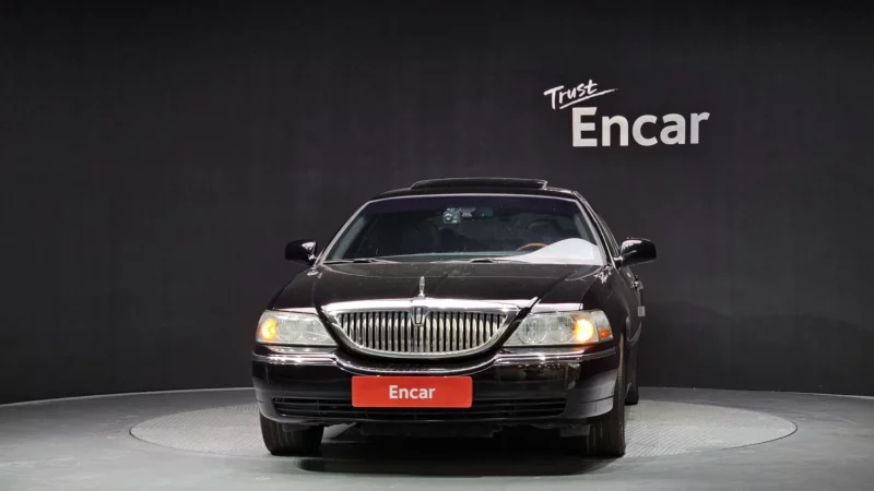 Lincoln TOWN CAR