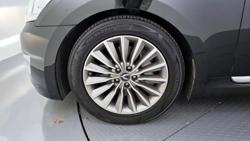 Hyundai Equus