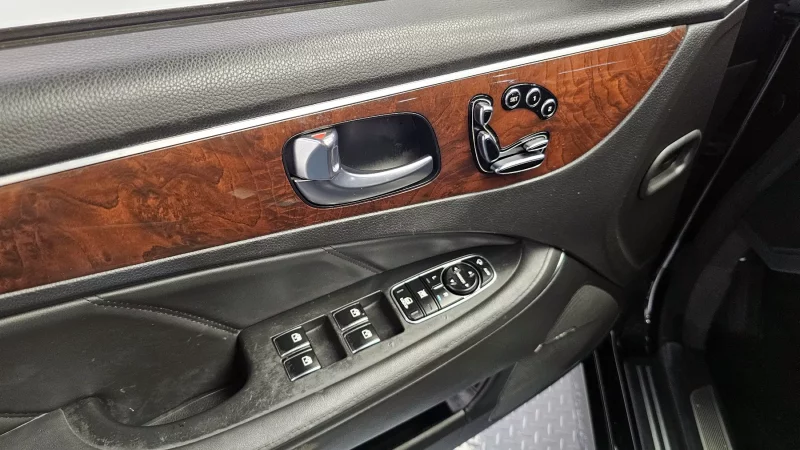 Hyundai Equus