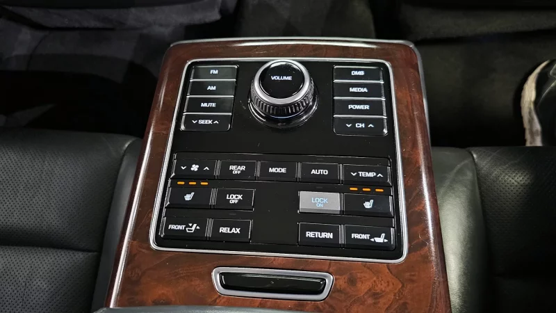 Hyundai Equus