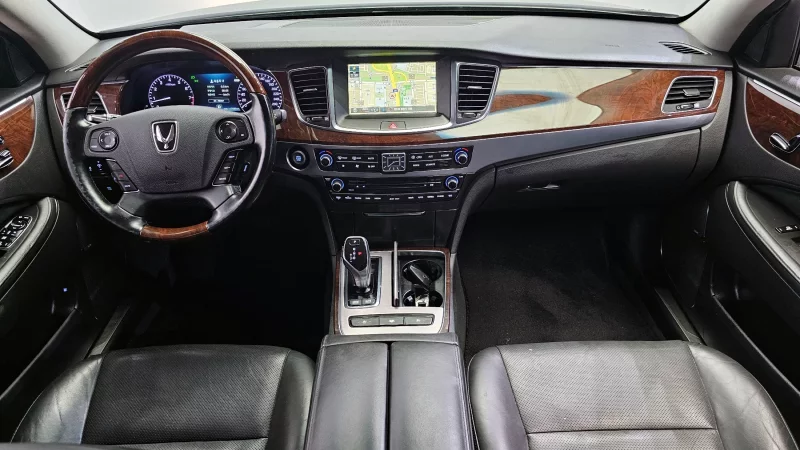 Hyundai Equus