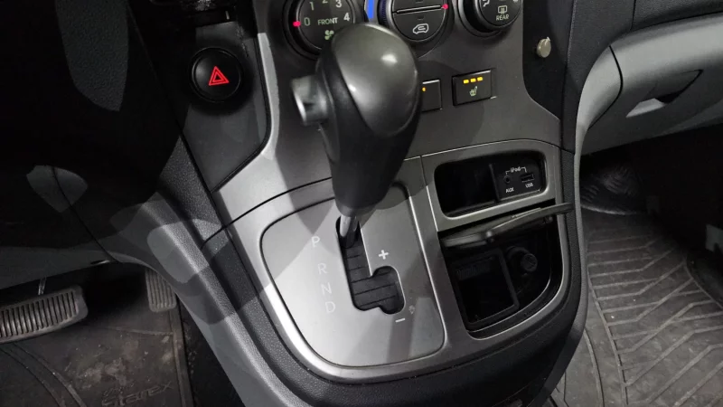 Hyundai Grand Starex