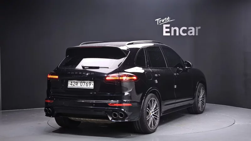 Porsche CAYENNE