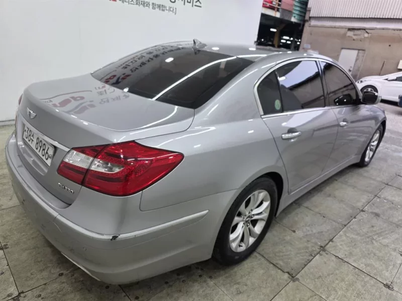 Hyundai Genesis