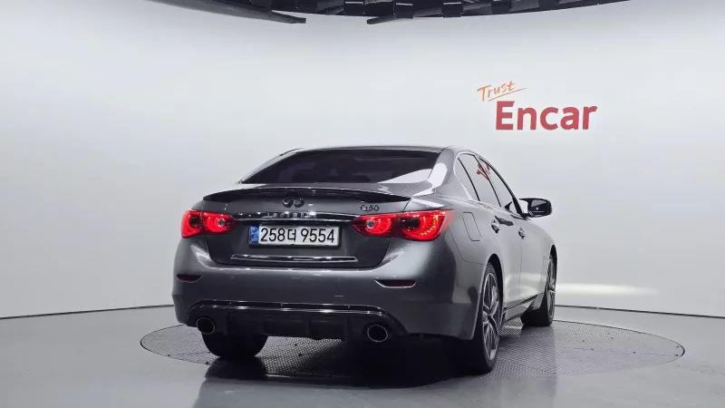 Infiniti Q50