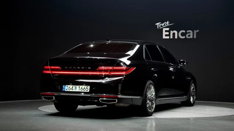 Genesis G90