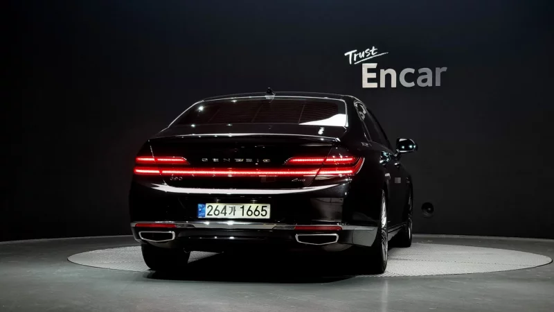 Genesis G90
