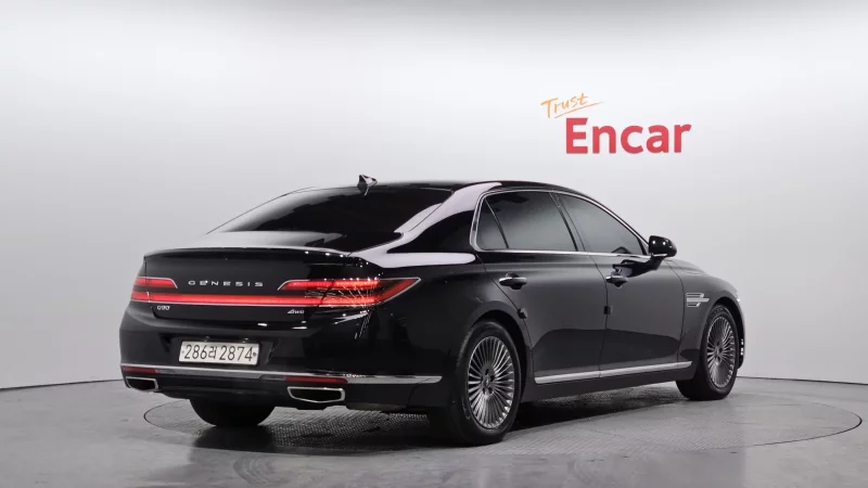 Genesis G90