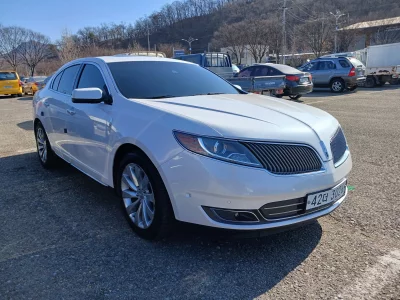 Lincoln MKS