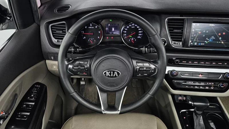 Kia Carnival