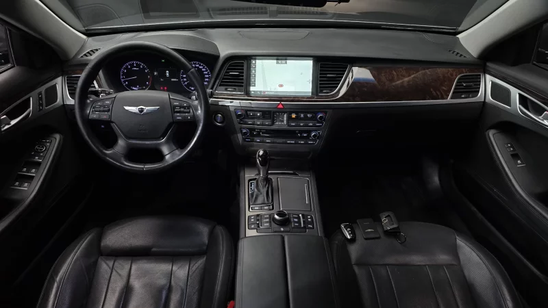 Hyundai Genesis