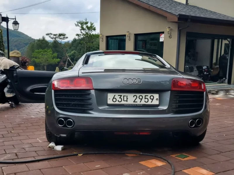 Audi R8