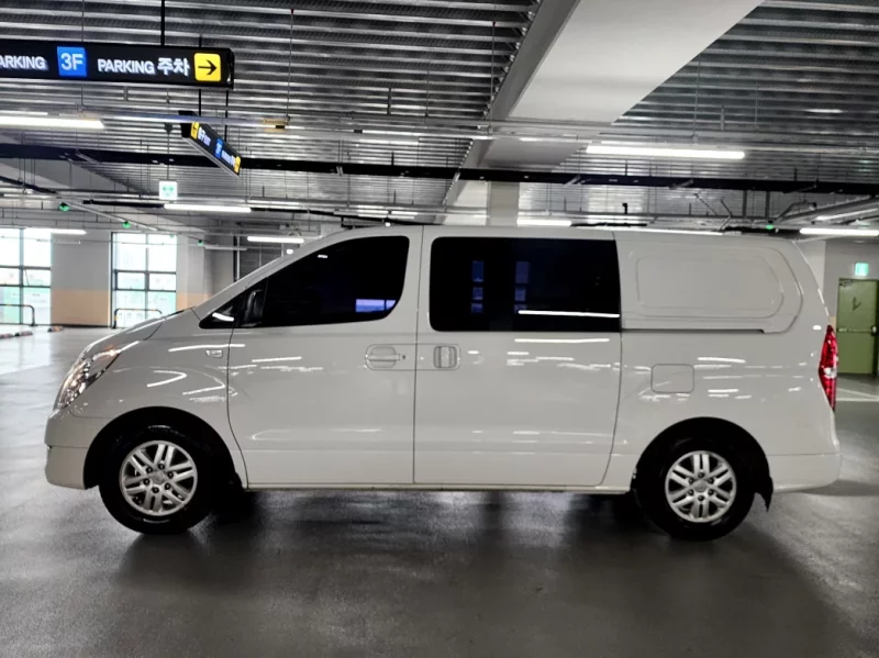Hyundai Starex