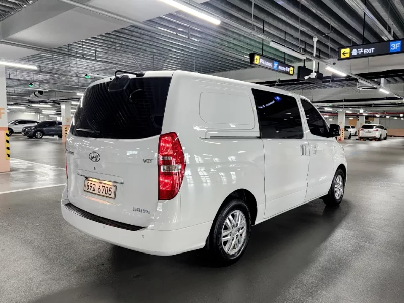 Hyundai Starex