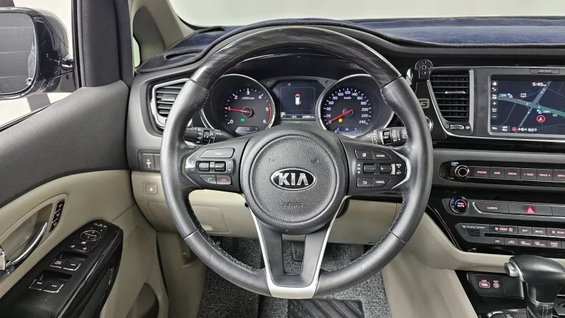 Kia Carnival