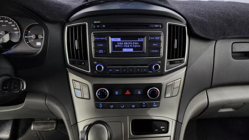 Hyundai Grand Starex