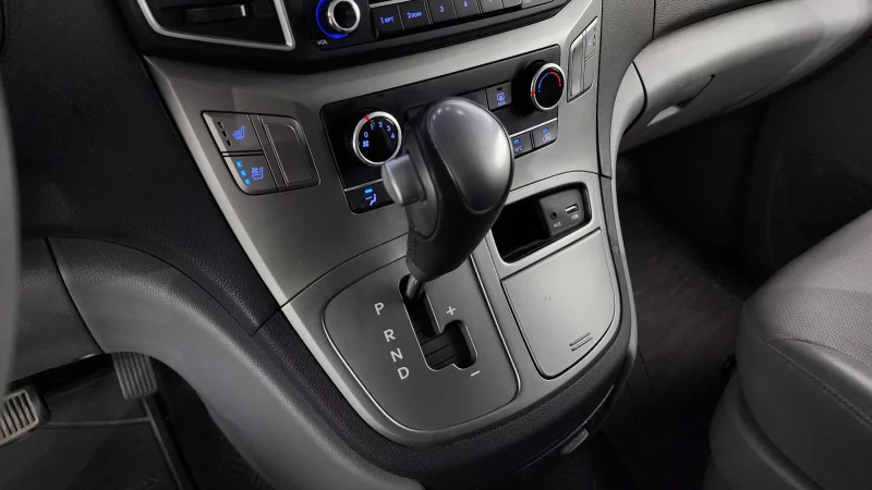 Hyundai Grand Starex